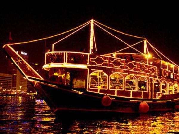 Dhow Cruise Dinner in Dubai Marina